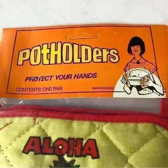New in package! Pair of  vintage 1970s souvenir Hawaii potholders - Picture 4 of 7